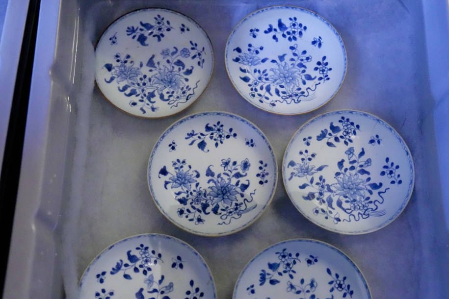 Archeolodzy wydobyli chińską porcelanę i europejskie wyroby z wraku statku z XVIII wieku u wybrzeży Norwegii /NTB JAVAD PARSA /PAP