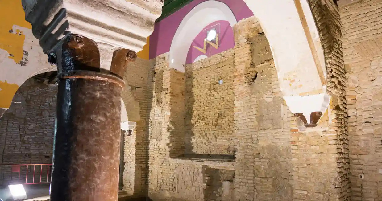 Archeolodzy zidentyfikowali pozostałości zagionionej synagogi w historycznym budynku, gdzie jeszcze do niedawna znajdował się pub /Ratusz miasta Utrera /materiały prasowe