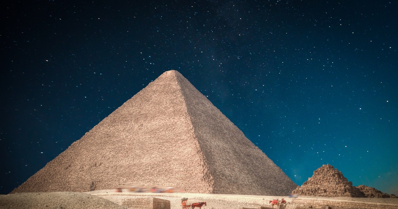 Archeologów od lat interesuje obszar wokół piramid w Gizie /123RF/PICSEL