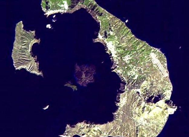 Archipelag Santoryn, współczesne pozostałości wulkanu Thera /MWMedia