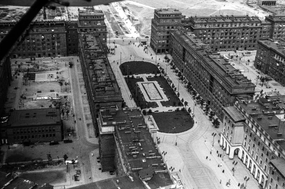 Archiwalne zdjęcie al. Róż /Fot. H. Makarewicz / Fundacja Imago Mundi /Materiały prasowe