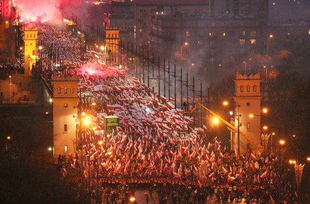 Archiwalne zdjęcie Marszu Niepodległości z 2017 roku /Leszek Szymański /PAP