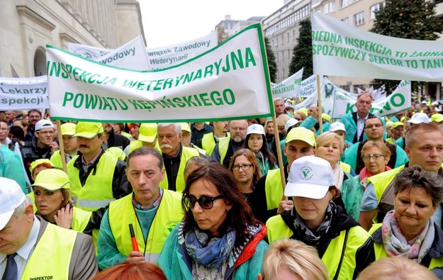 Archiwalne zdjęcie z protestów pracowników inspekcji weterynaryjnej /Marcin Obara /PAP