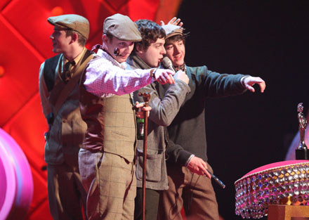 Arctic Monkeys podczas Brit Awards fot. Dave Hogan /Getty Images/Flash Press Media