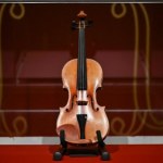 "Arcydzieło dźwięku". 300-letnie skrzypce sprzedane za ponad 11 mln dolarów