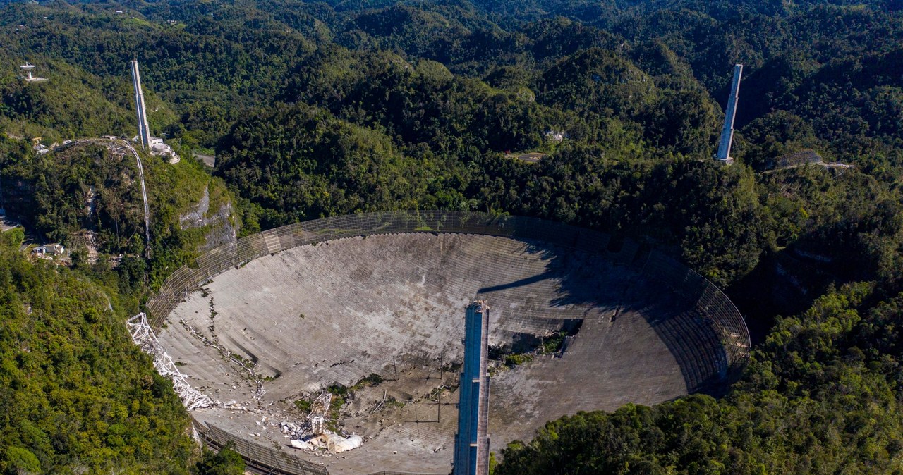 Arecibo zawaliło się /AFP