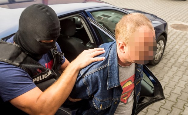 Areszt dla 42-latka, który podłożył bombę pod autem żony, nauczycielki z Warlubia