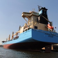  Na jednostkę nałożono areszt, aby zabezpieczyć roszczenia stoczni.