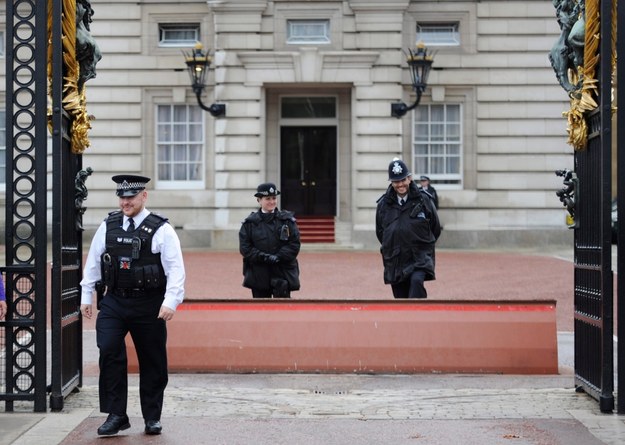 Aresztowano policjanta z ochrony Pałacu Buckingham / 	FACUNDO ARRIZABALAGA   (PAP/EPA) /PAP/EPA