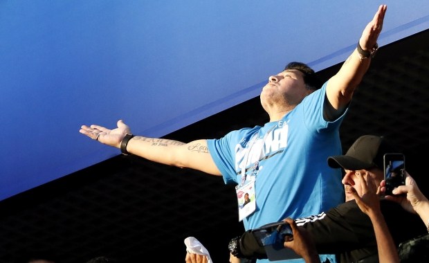 Argentyna awansuje, a Maradona daje na trybunach prawdziwe show!
