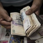 Argentyna łagodzi ograniczenia w nabywaniu dolarów  

