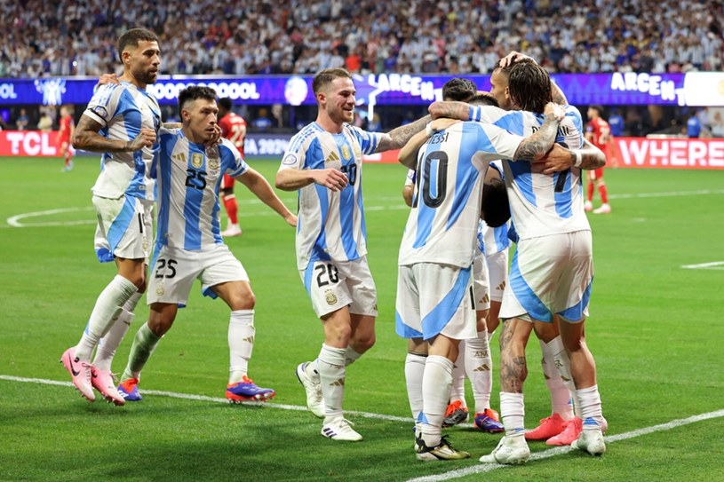 Argentyna z przytupem zaczyna bój o obronę tytułu. Messi błysnął, rywale ograni