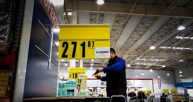 Argentyńska gospodarka na równi pochyłej...  Nz. supermarket w Buenos Aires /EPA