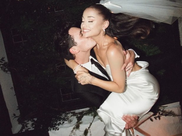 Ariana Grande wzięła ślub! Fot: Stefan Kohli dla Vogue Magazine /