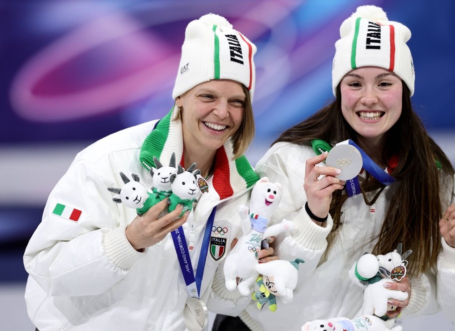 Arianna Fontana (z lewej) i Elisa Confortola /Teresa Suarez /PAP/EPA