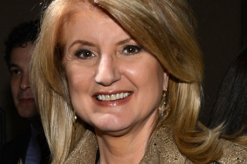 Arianna Huffington wyspecjalizowała się w osiąganiu rzeczy „niemożliwych”. Choć do dziś mówi z greckim akcentem, przez lata była jedną z najbardziej popularnych dziennikarek i komentatorek w USA. /Getty Images/Flash Press Media