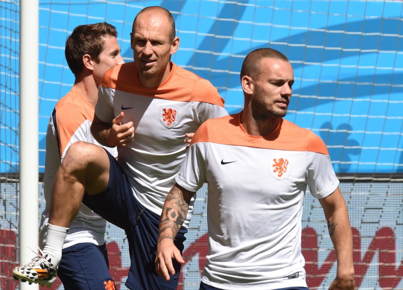 Arjen Robben i Wesley Sneijder gotowi do starcia z Brazylią. /AFP