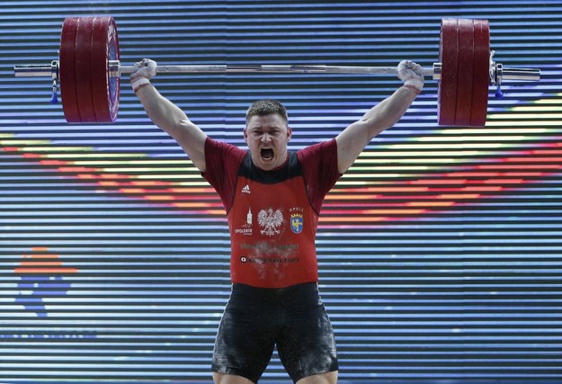 Arkadiusz Michalski podczas mistrzostw Europy w Bukareszcie, gdzie wywalczył złoto w nieistniejącej już kategorii 105 kg (1 kwietnia 2018) /ROBERT GHEMENT /PAP/EPA