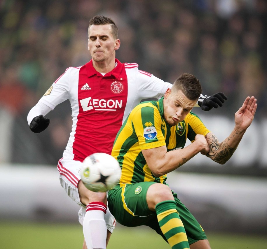 Arkadiusz Milik (z lewej) /Olaf Kraak /PAP/EPA