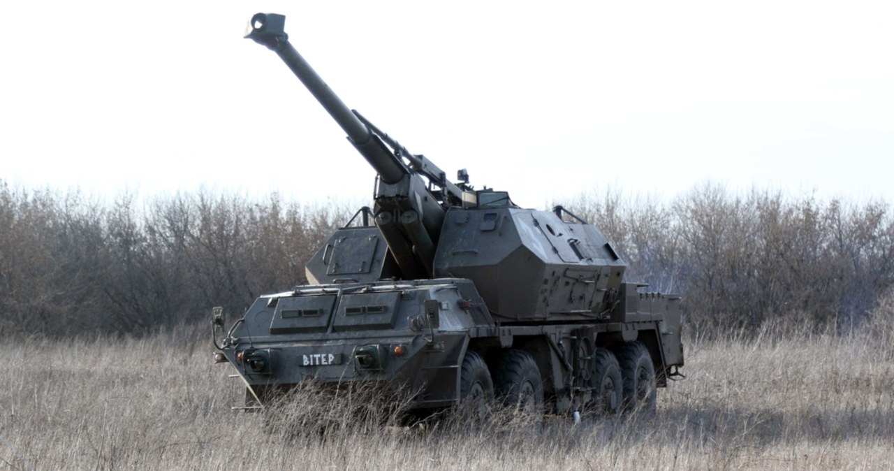 Armatohaubice DANA na Ukrainie strzelają amunicją polskiej produkcji /armyinform.com.ua /Wikimedia