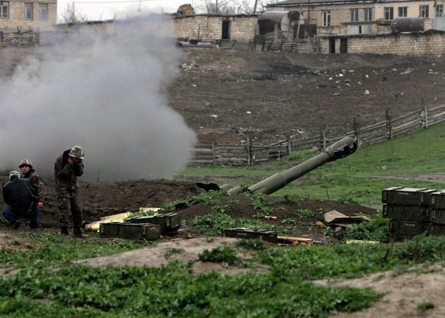 Armenia wprowadza stan wojenny i powszechną mobilizację /VAHRAM BAGHDASARYAN / PHOTOLURE /PAP/EPA
