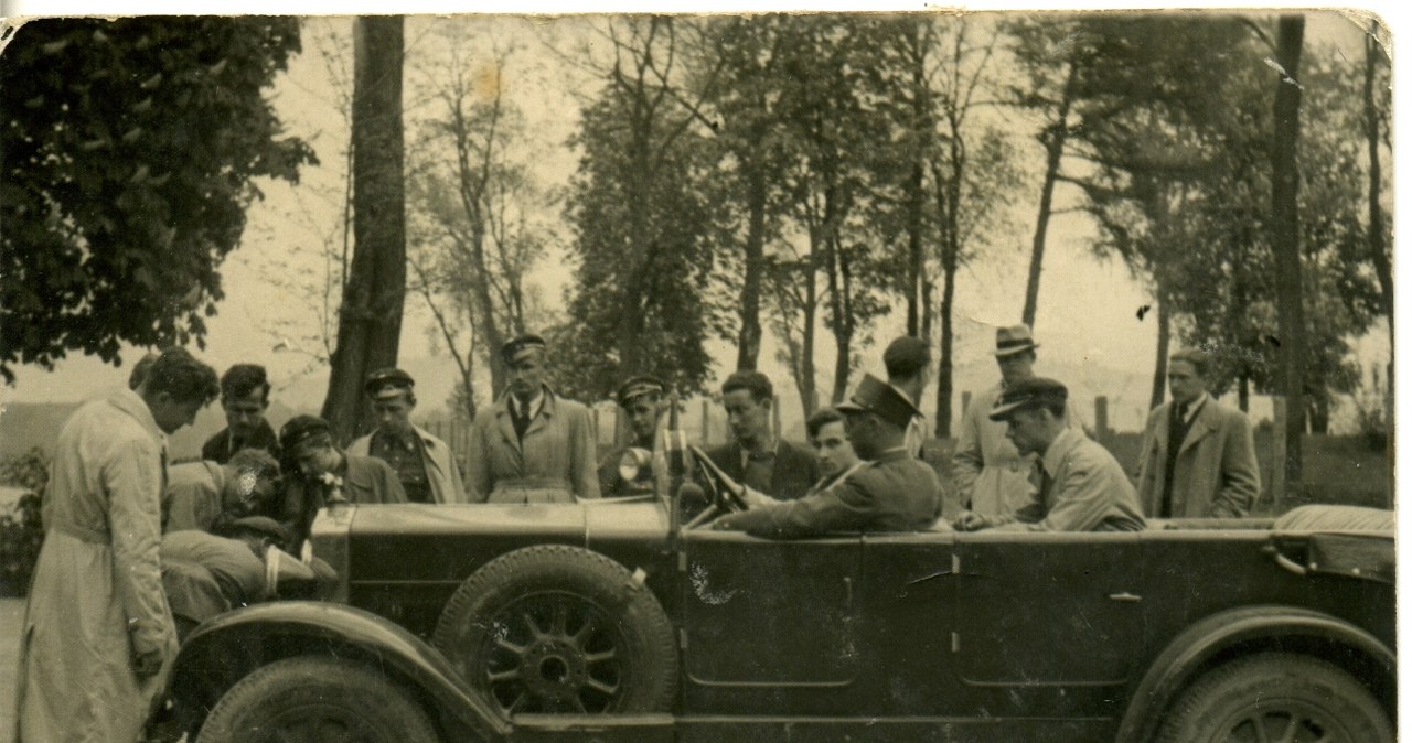 Armia Polska, okres wojny polsko-bolszewickiej. Samochód nierozpoznanej marki /Archiwum Tomasza Szczerbickiego