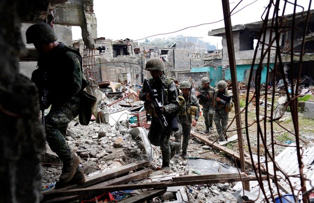 Armia przejęła centrum dowodzenia dżihadystów w Marawi /Jeoffrey Maitem /PAP/EPA