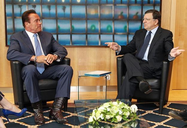 Arnold Schwarzenegger (L) i Jose Barroso /AFP