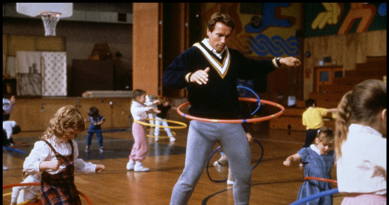 Arnold Schwarzenegger w filmie "Gliniarz w przedszkolu" /NZ/Collection Christophel/East News /East News