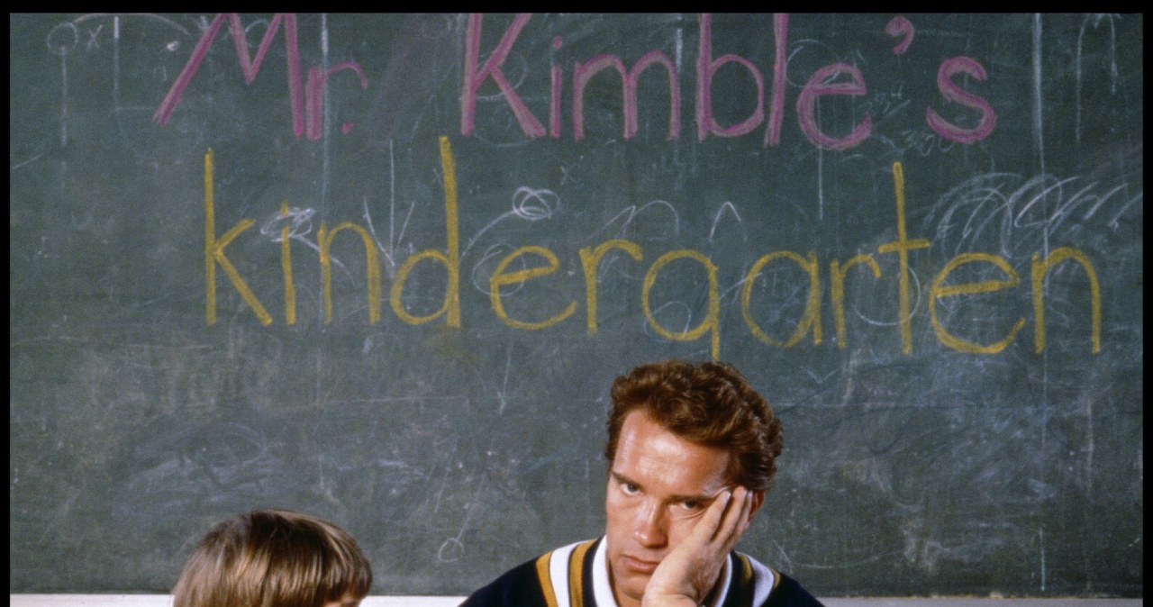 Arnold Schwarzenegger w filmie "Gliniarz w przedszkolu" /Imagine Entertainment/Collection Christophel/East News /East News