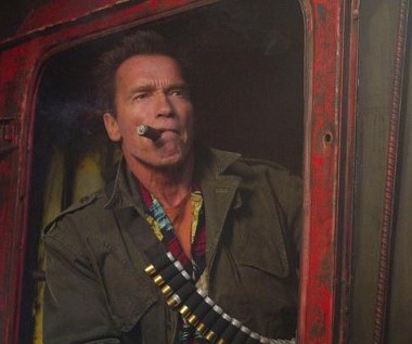 Arnold Schwarzenegger w scenie z filmu "Niezniszczalni 2"