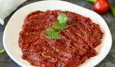 Aromatyczna przyprawa rodem z Maroka. Dodana do jogurtu tworzy idealną marynatę do wieprzowiny i drobiu 