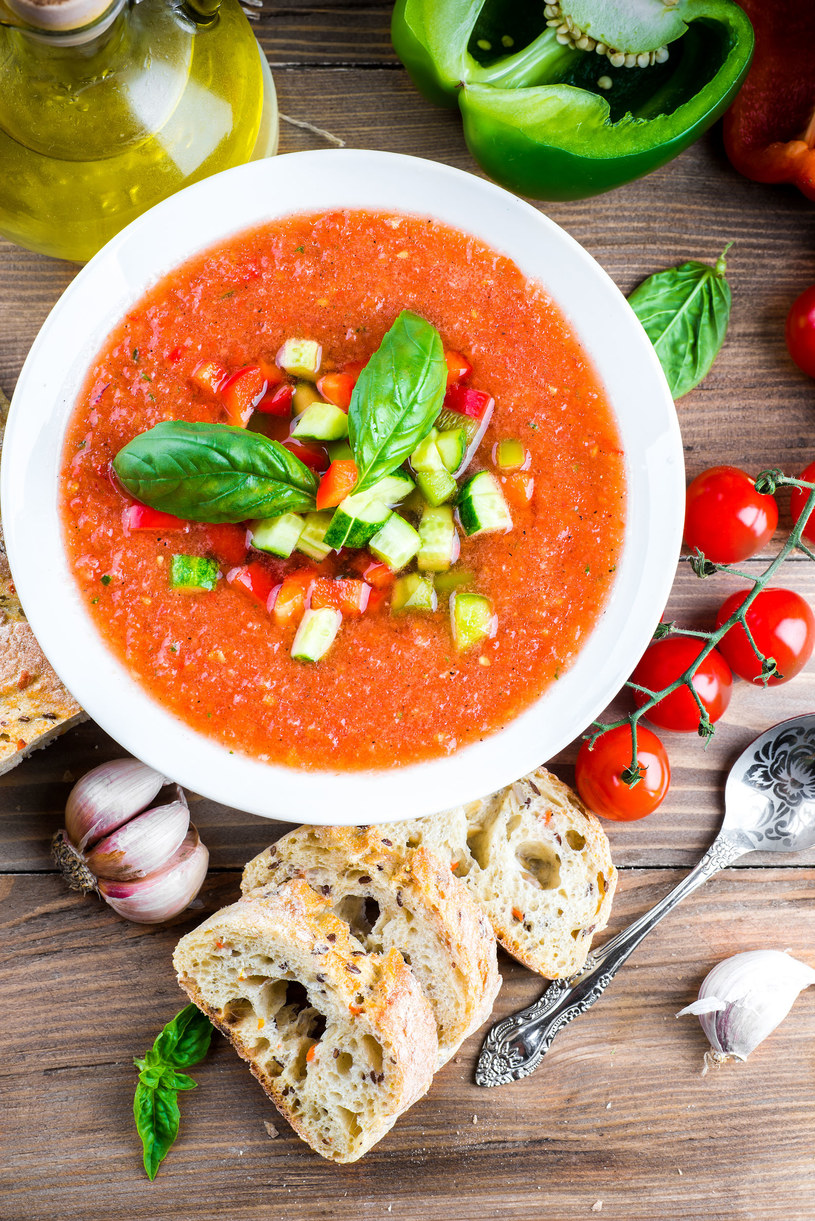 Aromatyczna zupa na bazie pomidorów /123RF/PICSEL