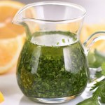 dressing Aromatyczny dressing ziołowy. Pasuje do sałaty, kurczaka, czy grillowanych warzyw