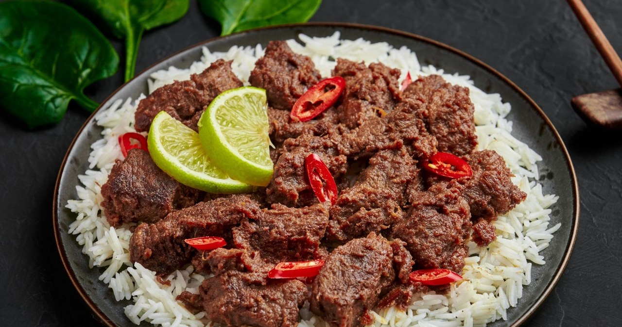 Aromatyczny rendang, danie kuchni indonezyjskiej /123RF/PICSEL