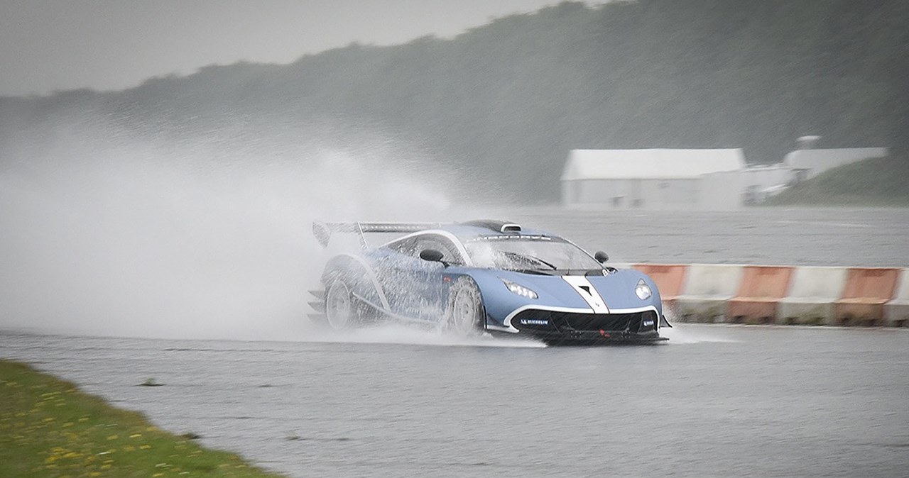 Arrinera Hussarya GT /Informacja prasowa