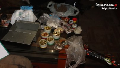 Arsenał w mieszkaniu 42-latka. Grozi mu do 10 lat więzienia