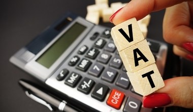 Art. 113 ustawy o VAT. Jak zwolnienie z podatku wygląda w praktyce?