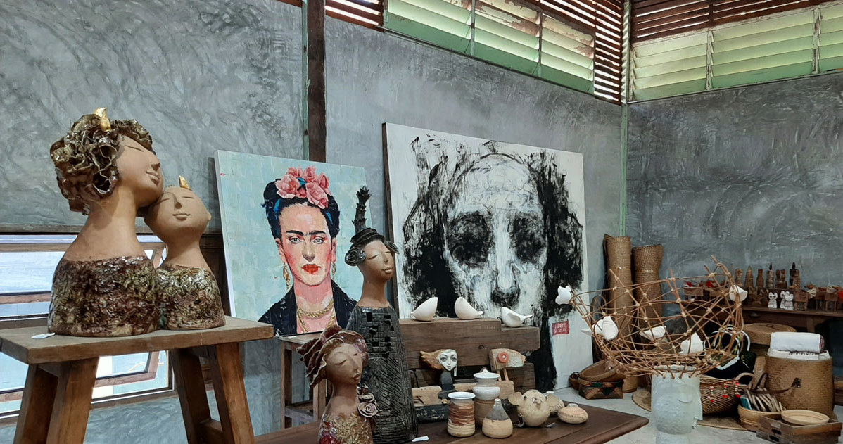Art Market koncentruje wokół siebie artystów i miłośników sztuki zarówno miejscowych jak i przyjezdnych /Iza Grelowska /Styl.pl