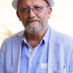 Artur Barciś pokazał swój azyl. Ten ogród wygląda jak z bajki