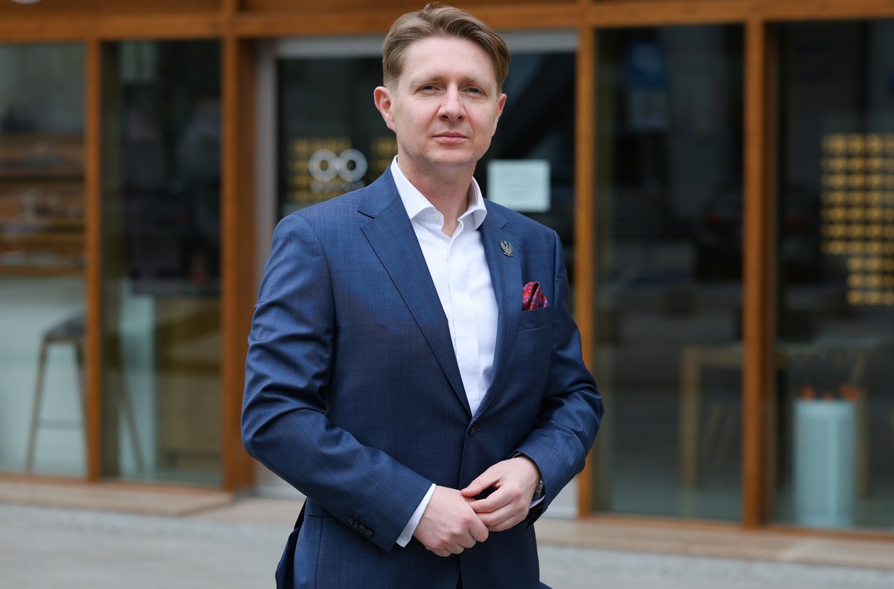 Artur Bartoszewicz kandydatem na prezydenta. Kim jest, jakie ma poglądy?