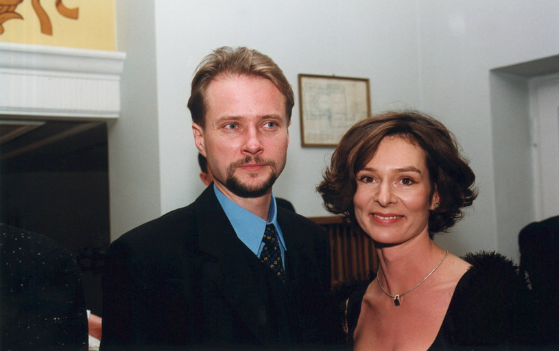 Artur Żmiewski z żoną, 2002 rok /Prończyk /AKPA