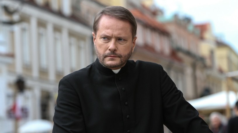 Artur Żmijewski w serialu "Ojciec Mateusz" /Marzena Stoklosa/TVP/East News /East News