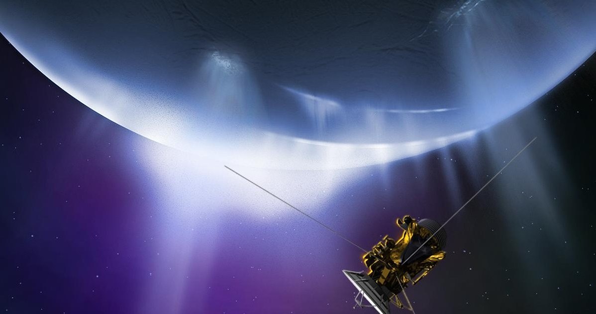 Artystyczna wizja sondy Cassini zbliżącej się do Enceladusa /NASA