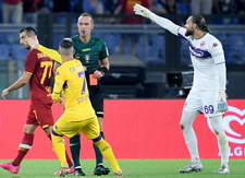 AS Roma pokonała Fiorentinę. Czerwone kartki dla Drągowskiego i Zaniolo