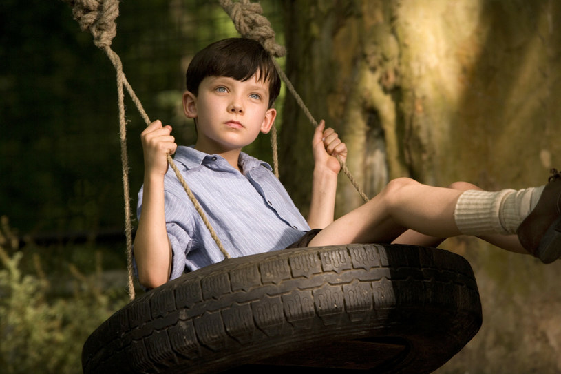 Asa Butterfield w "Chłopcu w pasiastej piżamie" /BBC FILMS/HEYDAY FILMS/MIRAMAX FILMS / DAVID, LUKACS /East News