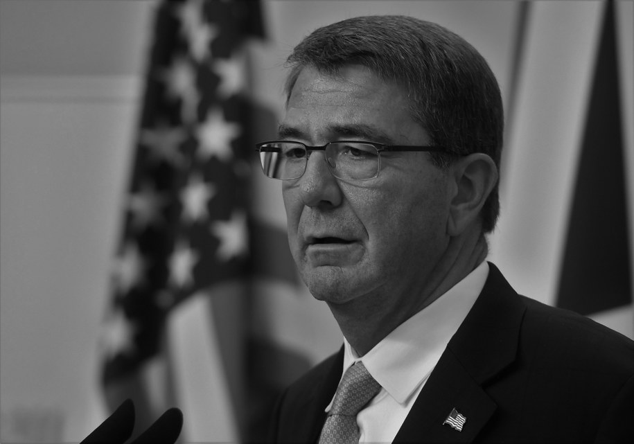 Ash Carter /ANDY RAIN /PAP/EPA