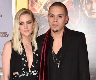 Ashlee Simpson urodziła!