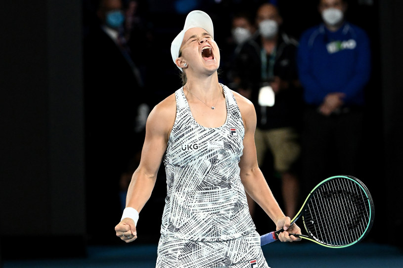 Ashleigh Barty ciesząca się z punktu, który dał jej triumf w Australian Open /Quinn Rooney / Staff /Getty Images