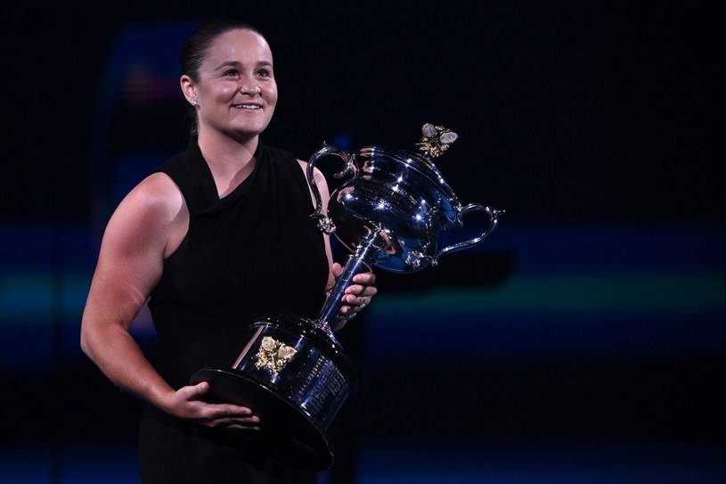 Ashleigh Barty wróciła do Melbourne Park. Przekazała zdobyte trofeum